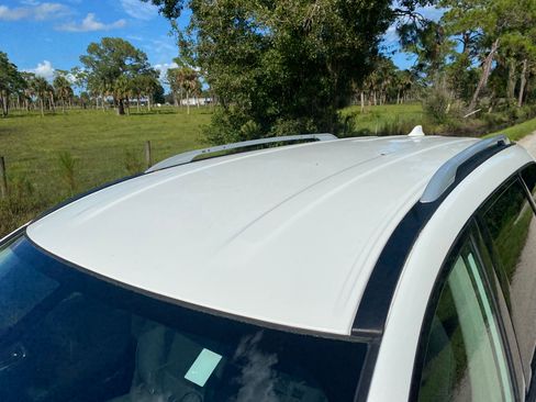 Used 2019 Nissan Pathfinder S image 11