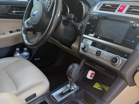 Used 2017 Subaru Outback 2.5i Limited image 16