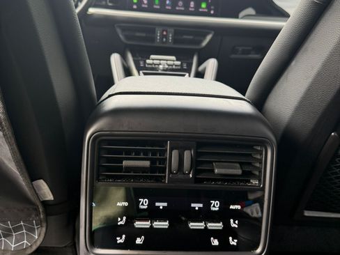 Used 2024 Porsche Cayenne image 14