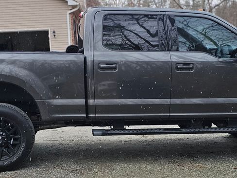 Used 2019 Ford F250 Lariat image 2