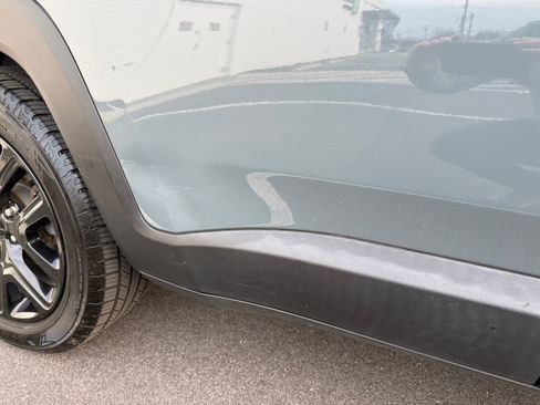 Used 2018 Jeep Renegade Altitude w/ Popular Equipment Group image 18