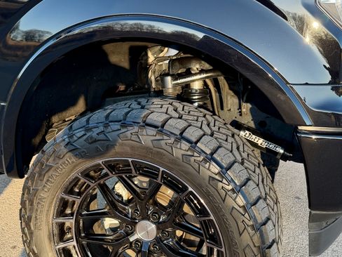 Used 2019 Ford F150 Limited w/ Trailer Tow Package image 11