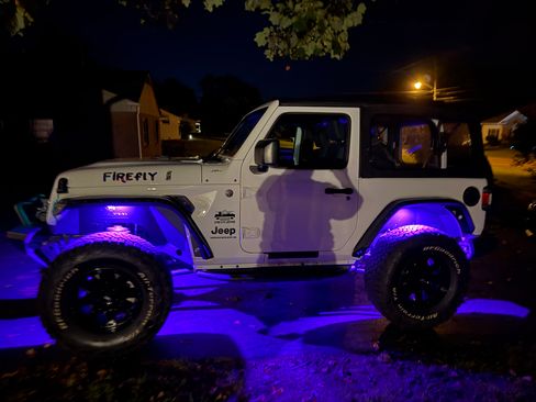 Used 2025 Jeep Wrangler Sport image 10