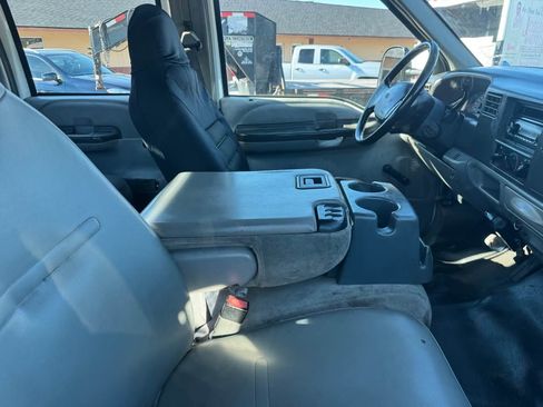 Used 2002 Ford F450 2WD Crew Cab Super Duty image 9