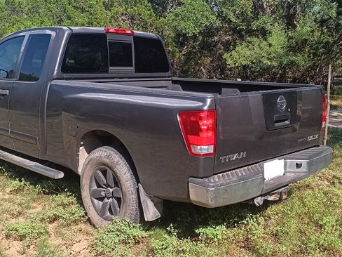 Used 2008 Nissan Titan SE image 4