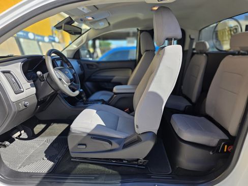 Used 2016 Chevrolet Colorado W/T w/ WT Convenience Package image 6