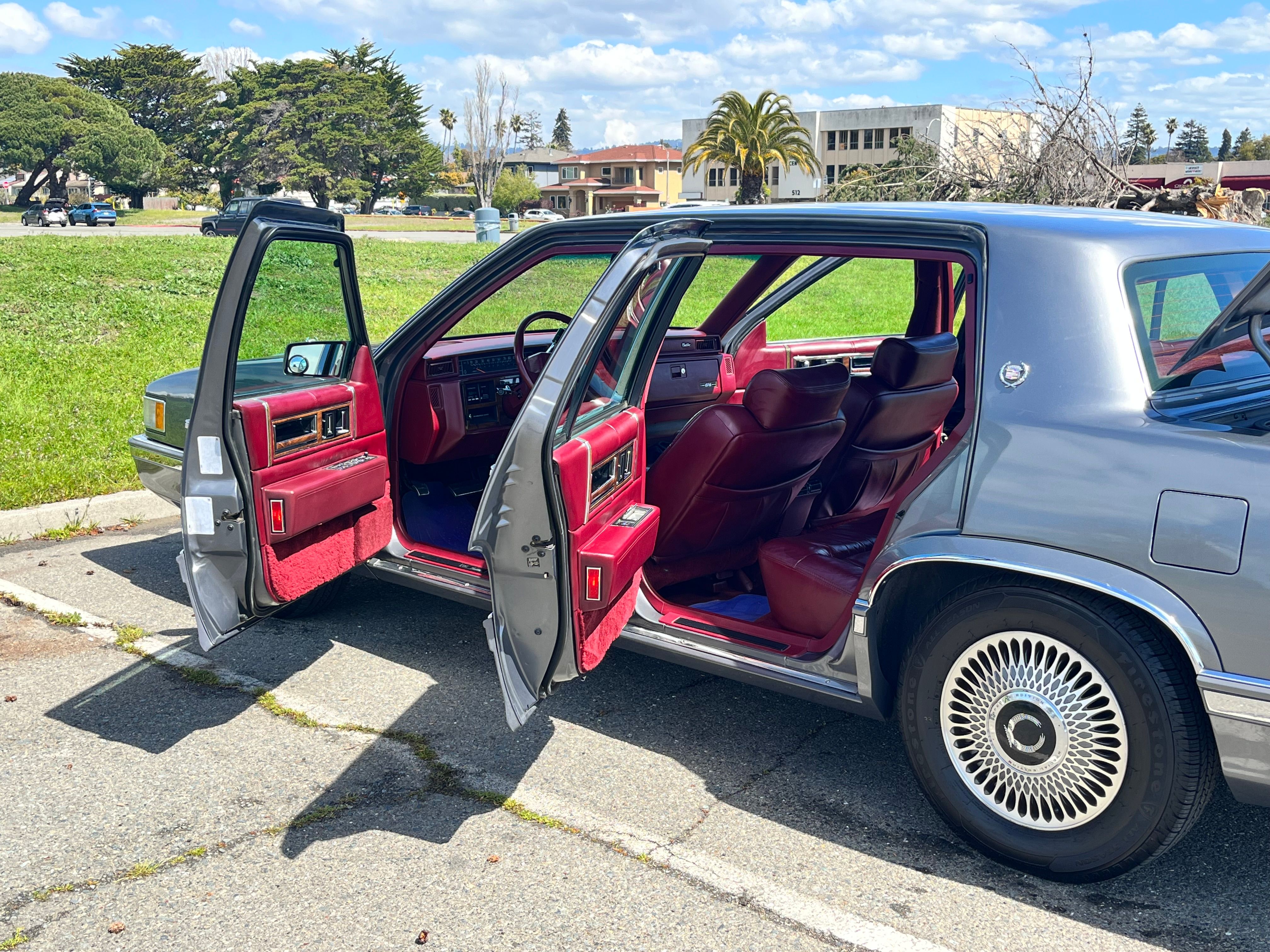 Used 1992 Cadillac De Ville Sedan FWD image 6