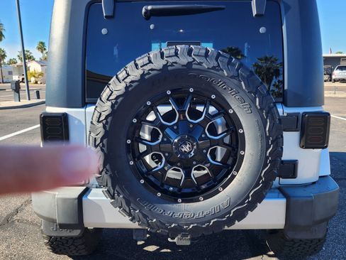 Used 2008 Jeep Wrangler Sahara w/ Dual Top Group image 5