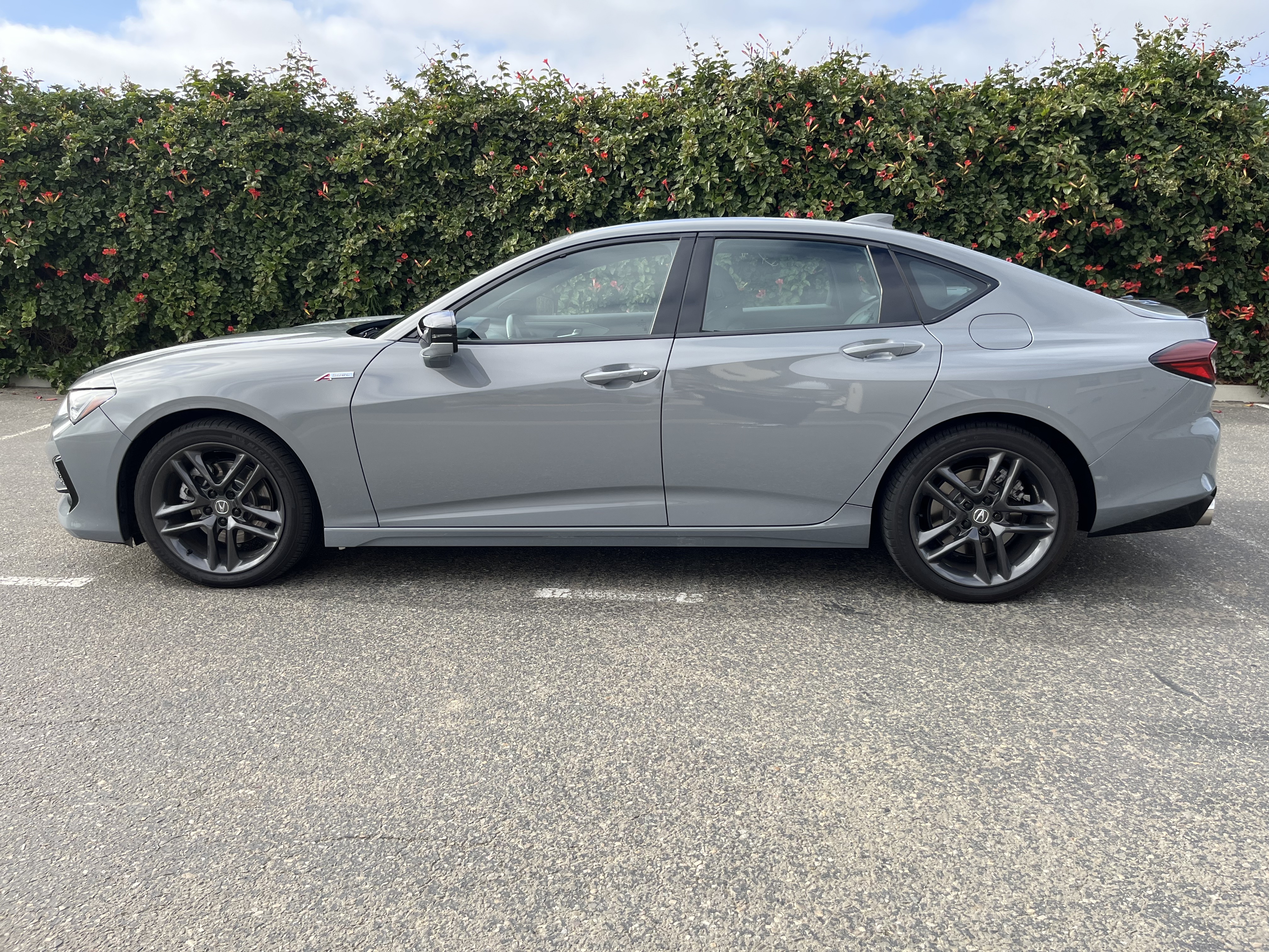 Used 2025 Acura TLX SH-AWD w/ A-SPEC Pkg image 8