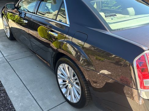 Used 2013 Chrysler 300 C RWD image 11