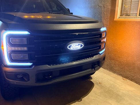 Used 2026 Ford F350 Platinum w/ Tremor Off-Road Package AWD/4WD image 1