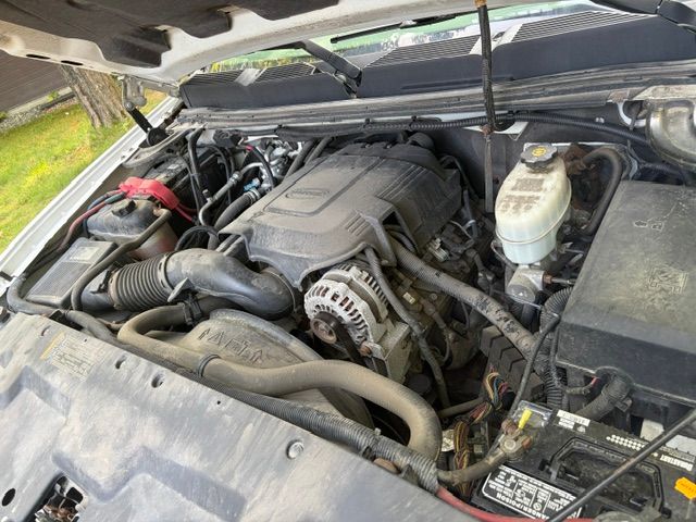 Used 2009 Chevrolet Silverado 2500 W/T w/ Snow Plow Prep Package AWD/4WD image 10