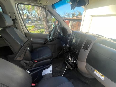 Used 2016 Mercedes-Benz Sprinter 2500 image 23