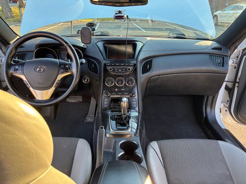 Used 2013 Hyundai Genesis 2.0T image 13