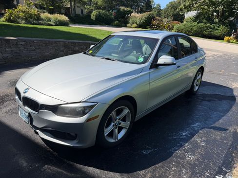Used 2014 BMW 320i xDrive Sedan AWD/4WD image 1