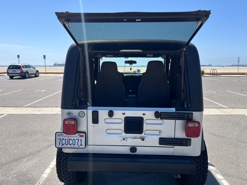 Used 2006 Jeep Wrangler X AWD/4WD image 16