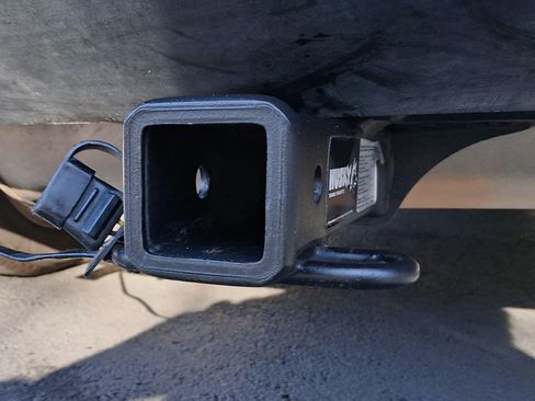 Used 2019 Jeep Cherokee Latitude w/ Popular Appearance Group image 9