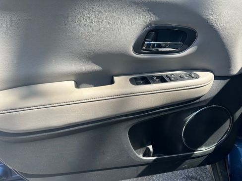 Used 2016 Honda HR-V EX image 15