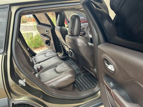 Used 2015 Jeep Cherokee Trailhawk w/ Comfort/Convenience Group image 14