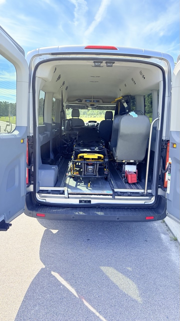 Used 2015 Ford Transit 350 XL RWD image 5