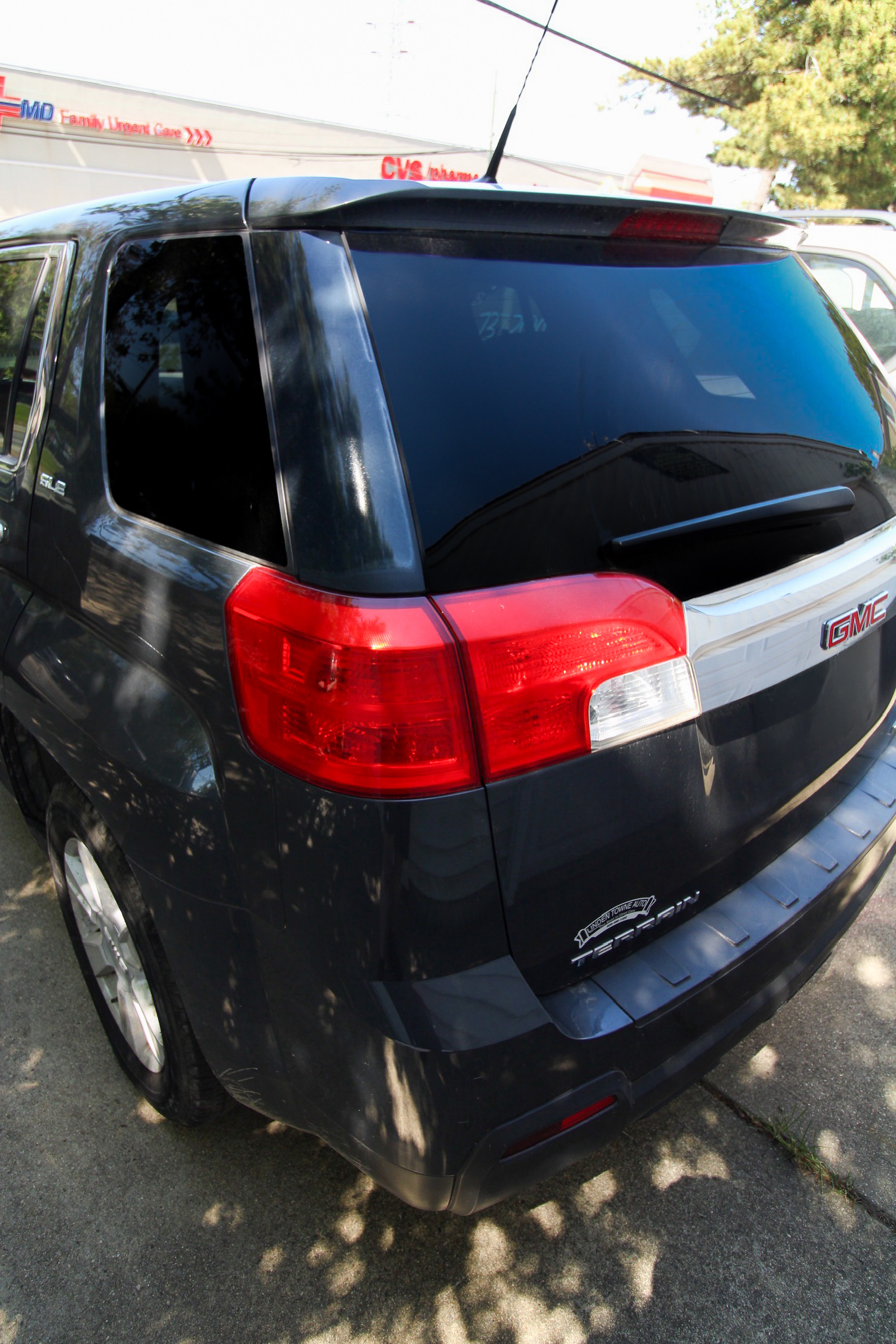 Used 2010 GMC Terrain SLE AWD/4WD image 11