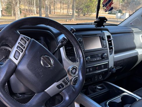 Used 2018 Nissan Titan PRO-4X w/ Pro-4x Utility Package image 4