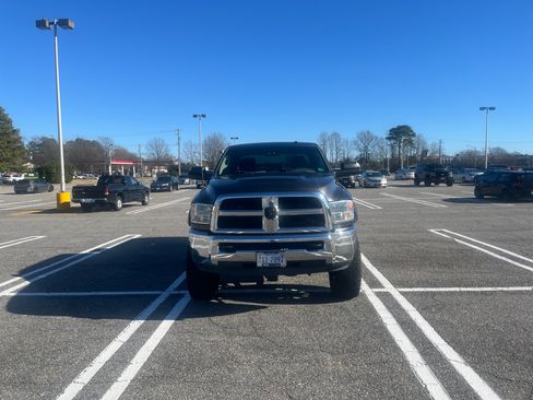 Used 2017 RAM 2500 Tradesman w/ Chrome Appearance Group image 9