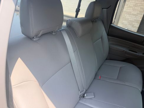 Used 2014 Toyota Tacoma 4x4 Double Cab w/ Limited Package image 30