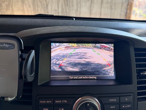 Used 2012 Nissan Pathfinder Silver RWD image 32