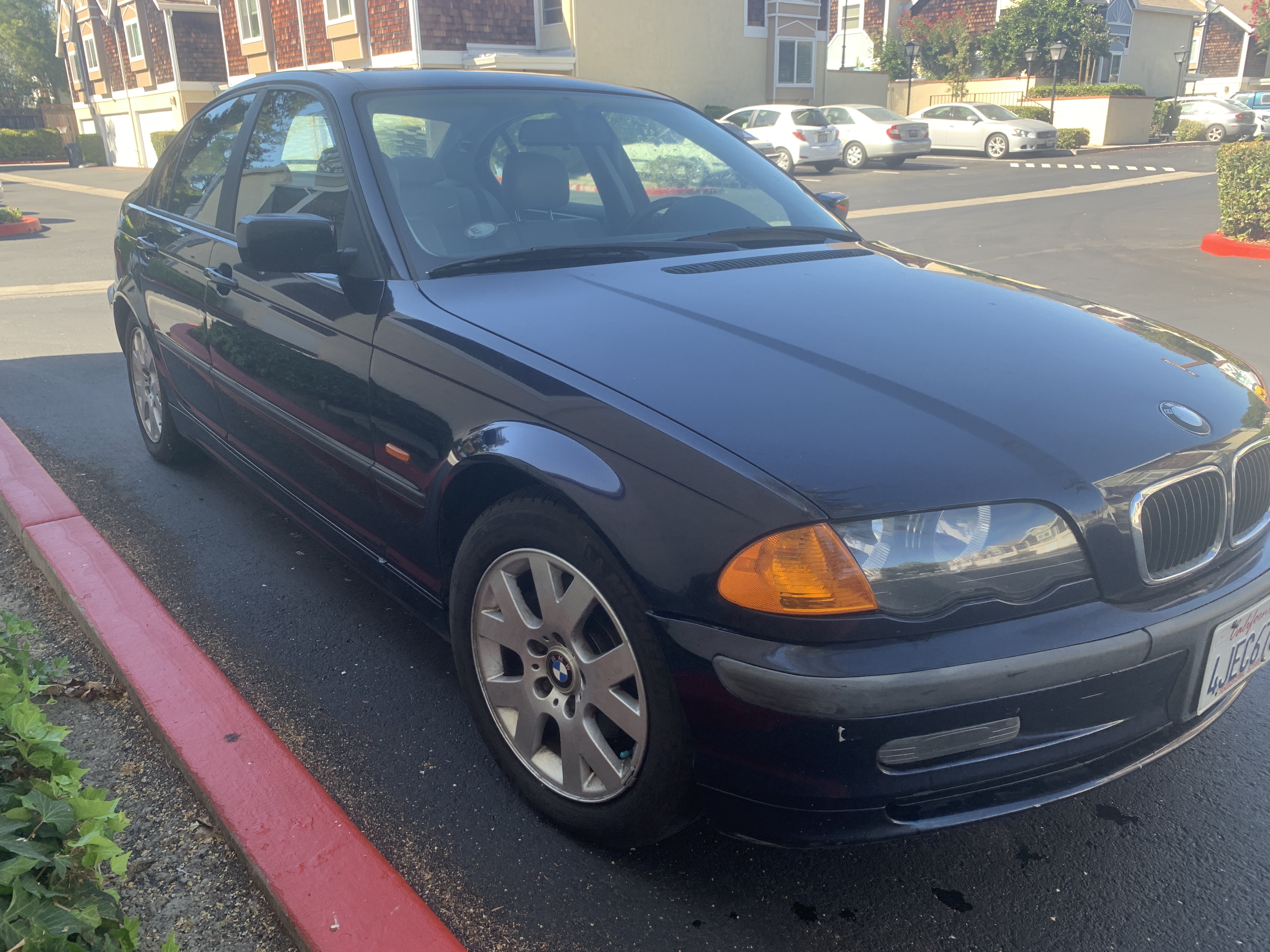 Used 2000 BMW 323i Sedan RWD image 4