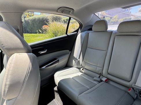 Used 2015 Acura TLX FWD image 6