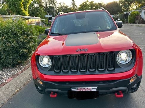 Used 2018 Jeep Renegade Trailhawk w/ Safety & Security Group AWD/4WD image 5