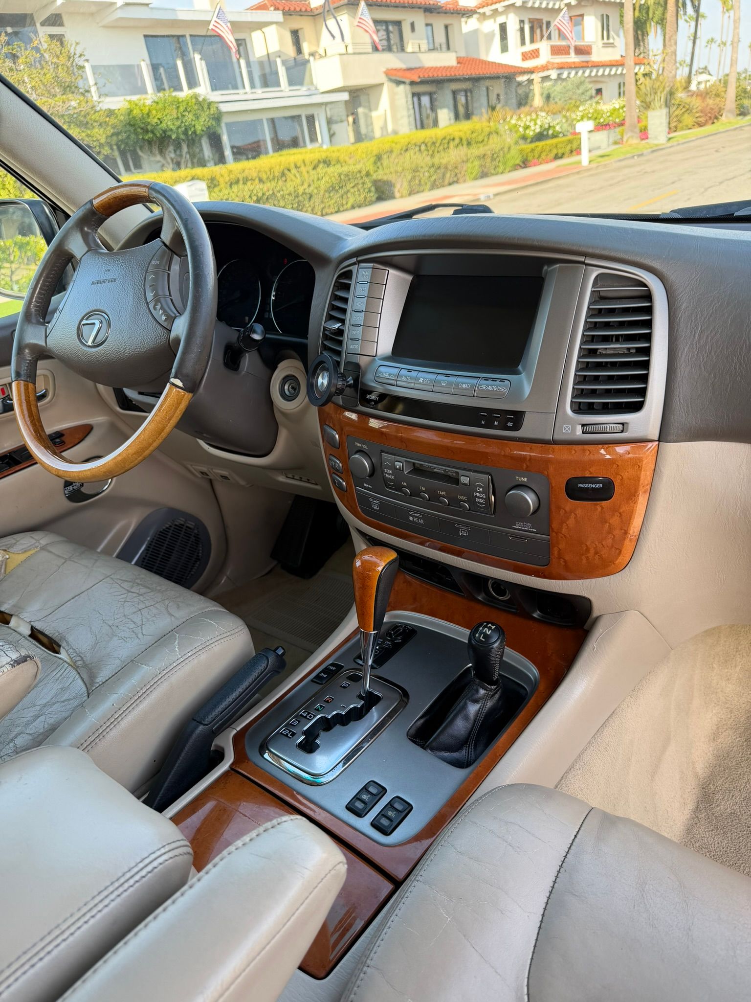 Used 2004 Lexus LX 470 4WD image 10