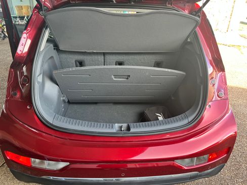 Used 2017 Chevrolet Bolt Premier w/ Driver Confidence II Package image 11