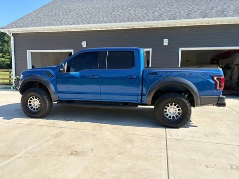 Used 2018 Ford F150 Raptor w/ Equipment Group 802A Luxury AWD/4WD image 2