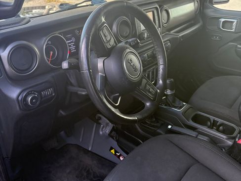 Used 2018 Jeep Wrangler Sport image 15