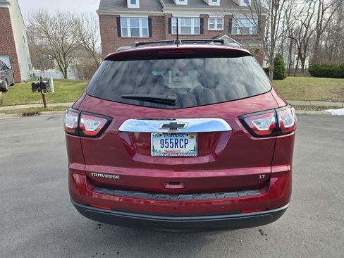 Used 2017 Chevrolet Traverse LT image 8
