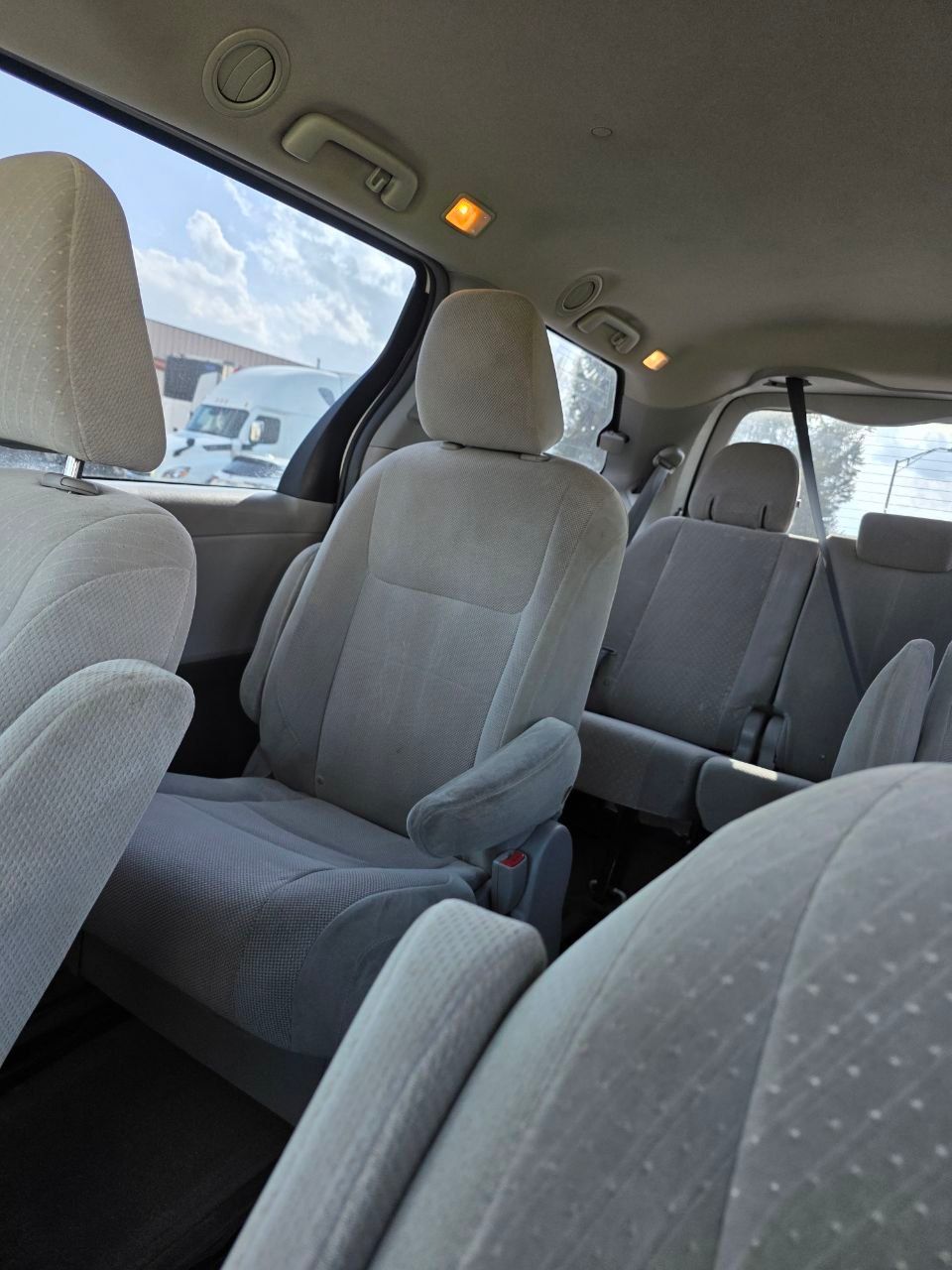 Used 2017 Toyota Sienna L FWD image 15