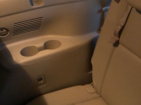 Used 2015 Toyota Highlander XLE image 25