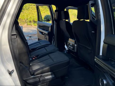 Used 2020 Ford Expedition Max XLT image 18