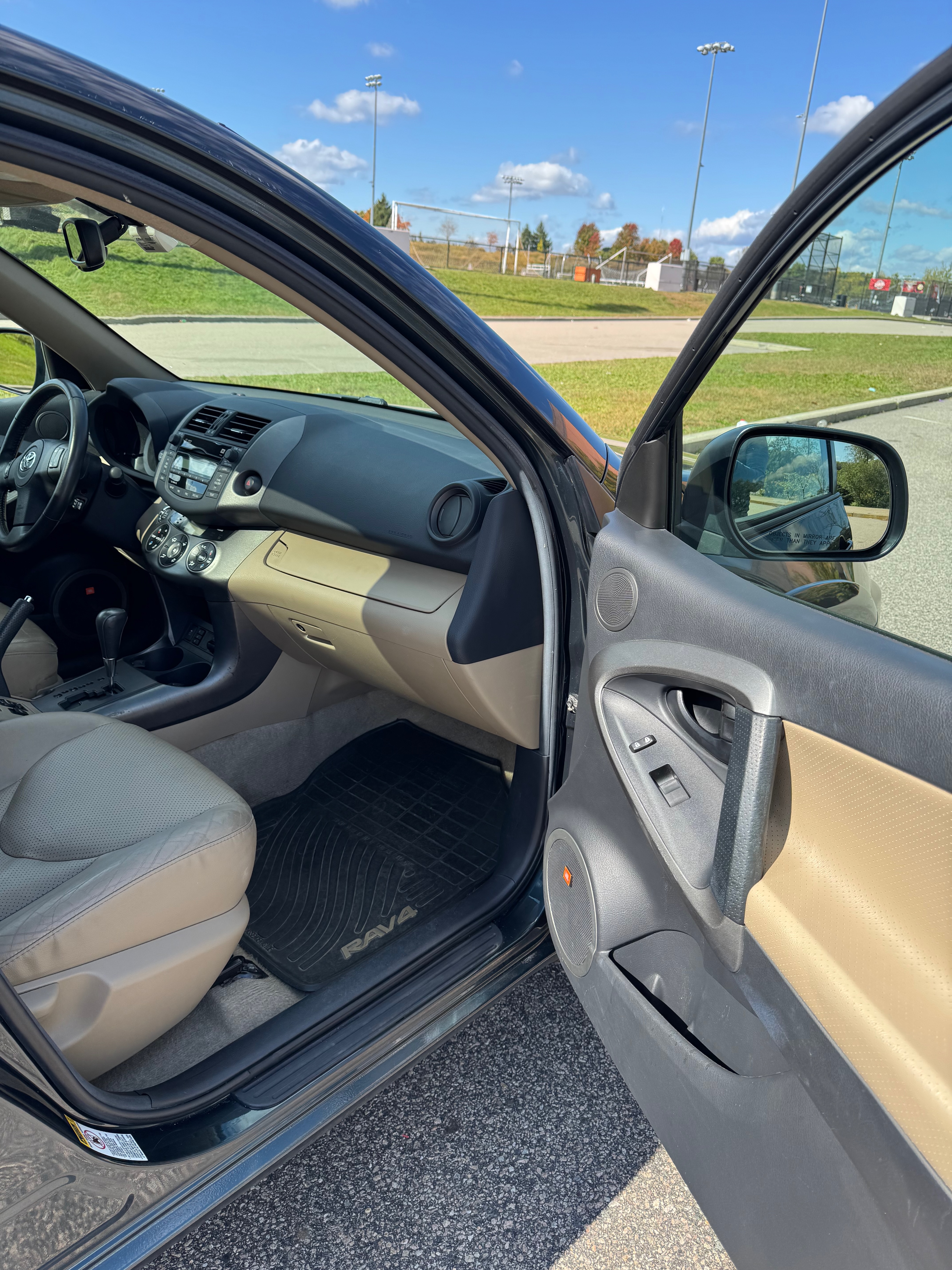 Used 2010 Toyota RAV4 Limited AWD/4WD image 16
