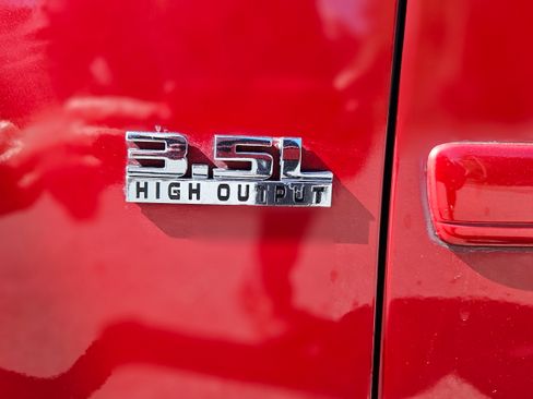 Used 2005 Dodge Magnum SE image 9