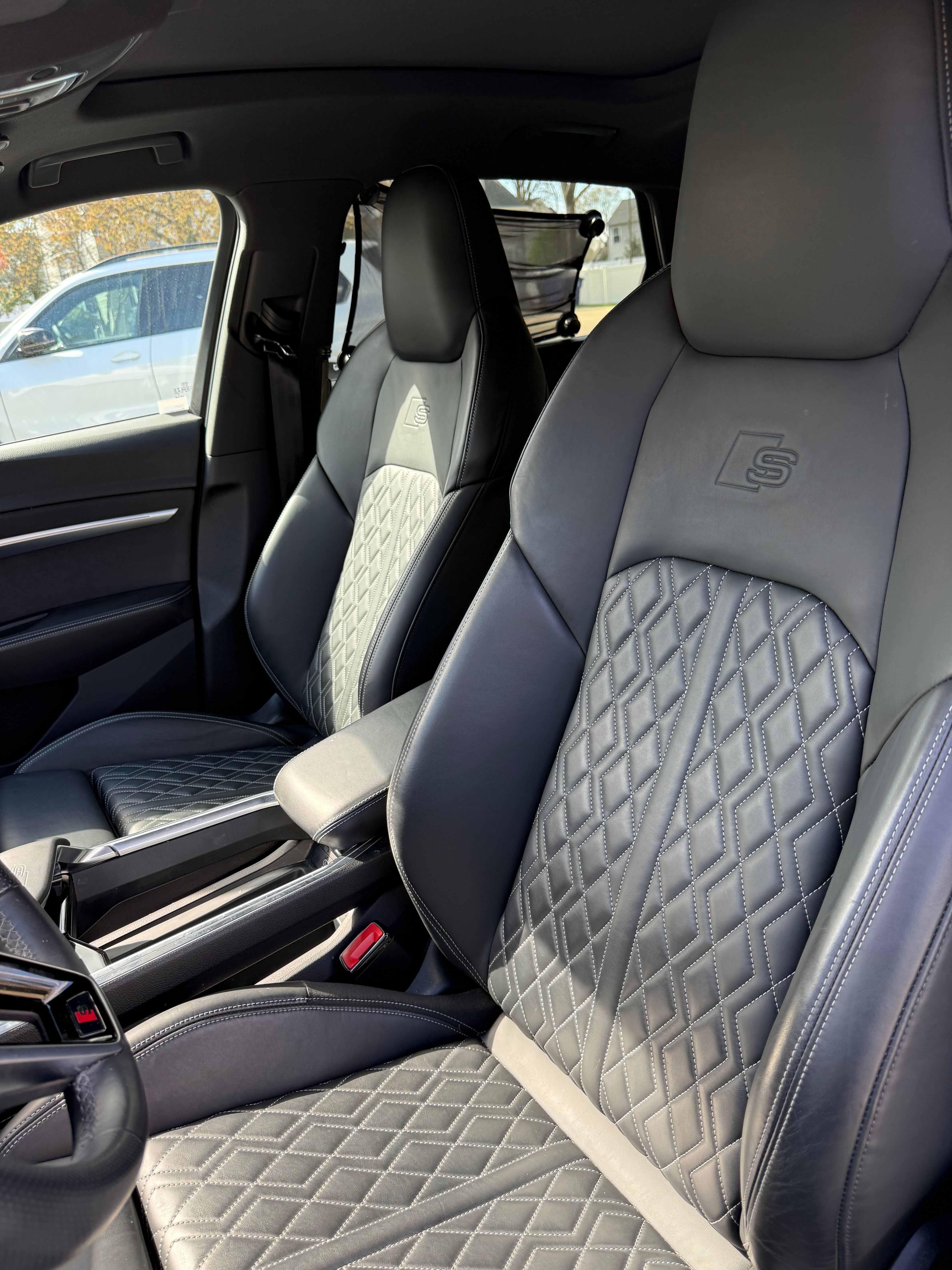 Used 2022 Audi e-tron S Premium Plus AWD/4WD image 9