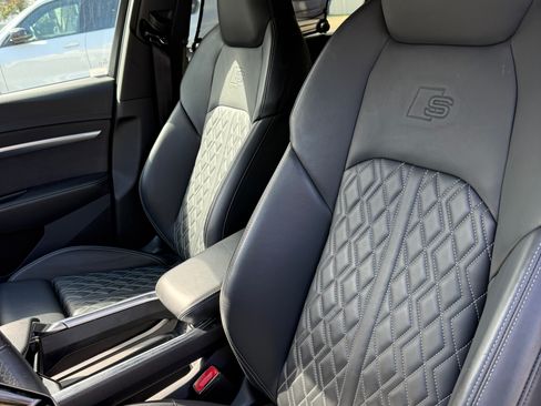 Used 2022 Audi e-tron S Premium Plus image 8