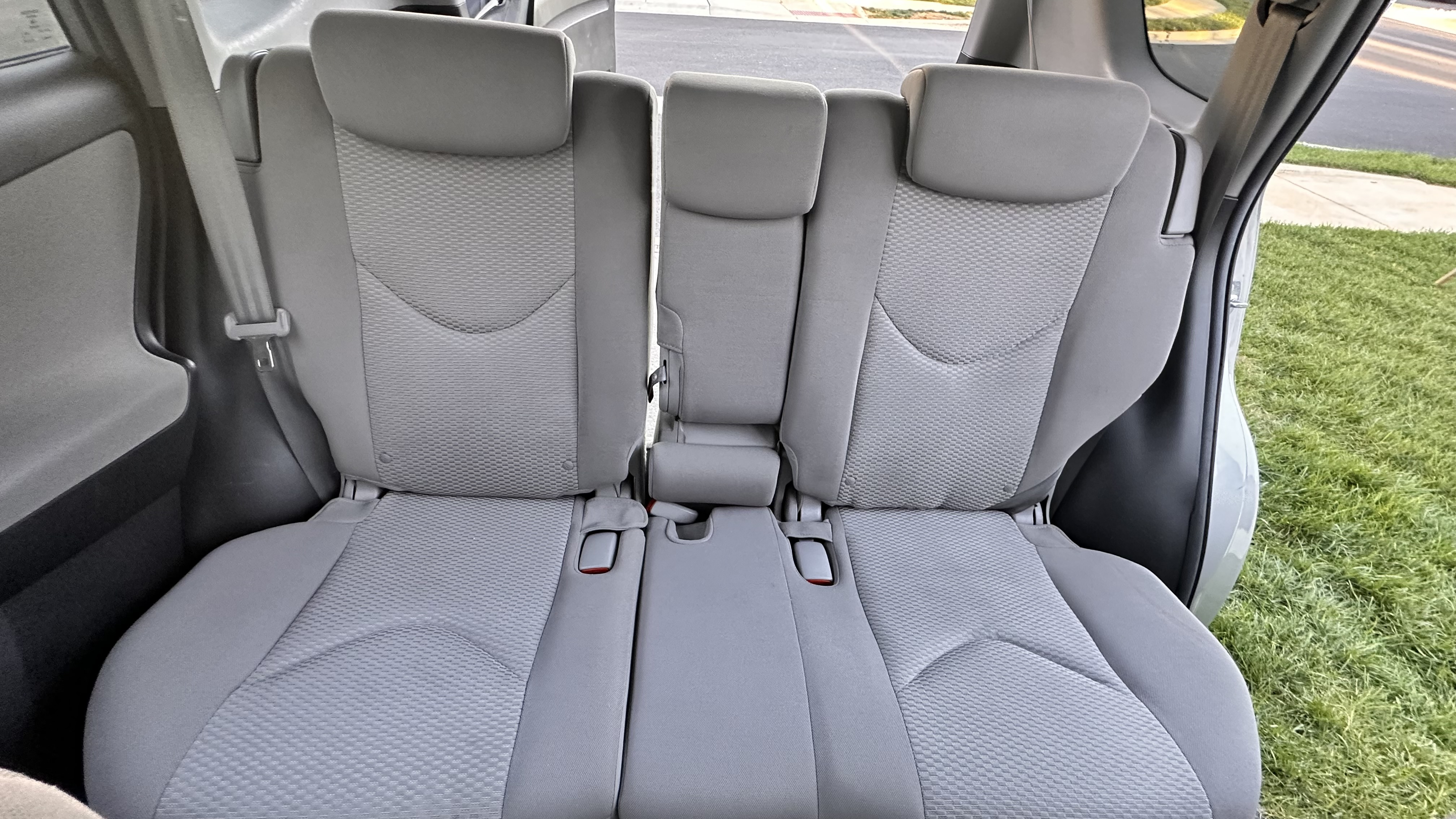 Used 2011 Toyota RAV4 2WD w/ Upgrade Value Pkg image 8