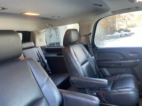 Used 2012 GMC Yukon Denali image 2