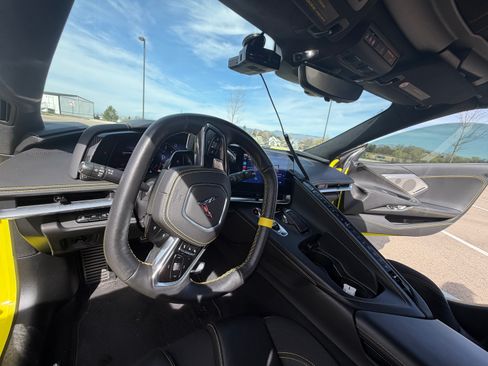 Used 2021 Chevrolet Corvette Stingray Premium Cpe w/ Z51 Performance Package image 15