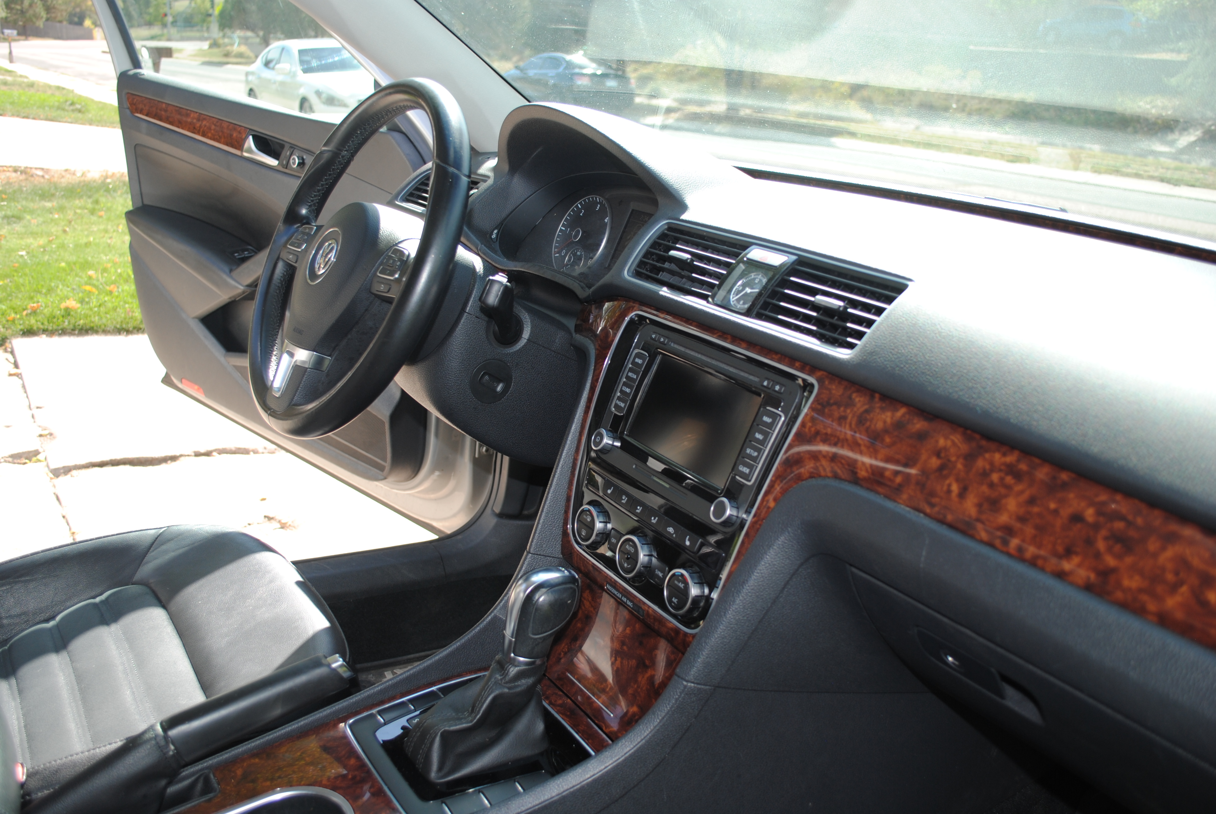 Used 2013 Volkswagen Passat TDI SEL Premium FWD image 13