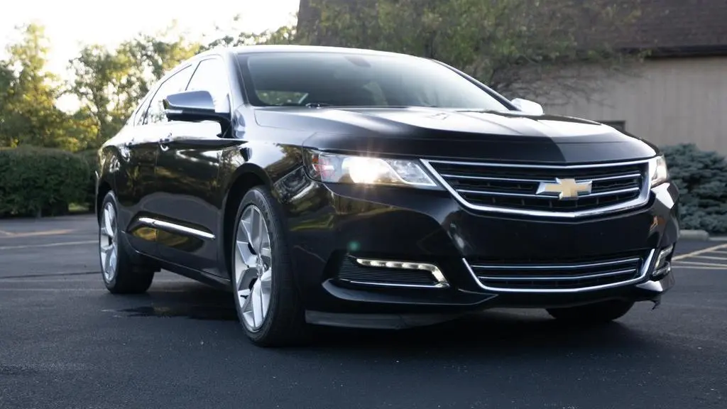 Used 2018 Chevrolet Impala Premier FWD image 2