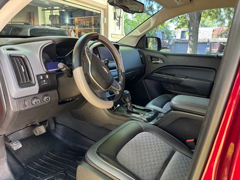 Used 2019 Chevrolet Colorado Z71 AWD/4WD image 6